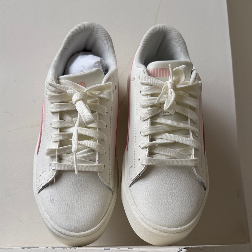 Puma SMASH V3 Platform Sneaker in white and pink NWOT
